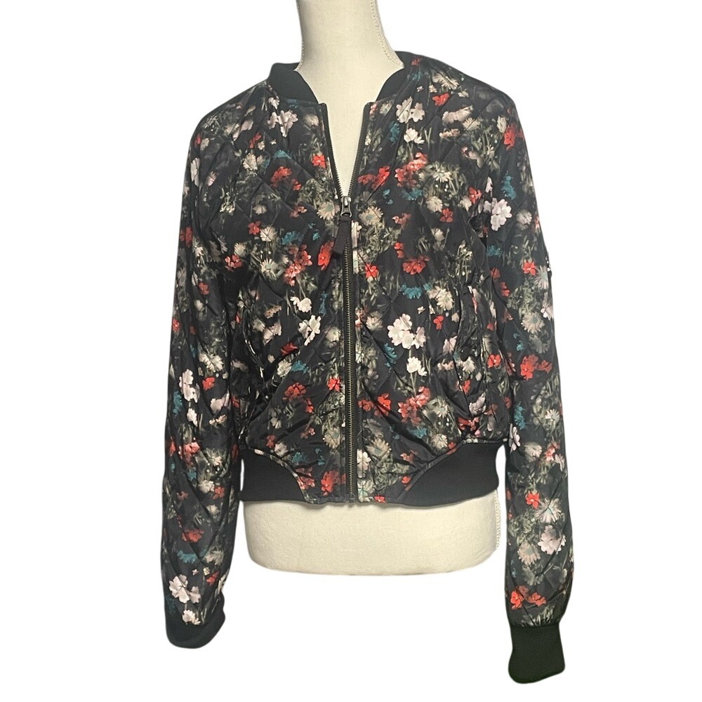 Volcom In Flight Black Floral Quilted‎ Bomber Jacket Women's Medium